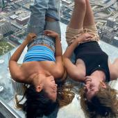 Au pairs lächeln sich an